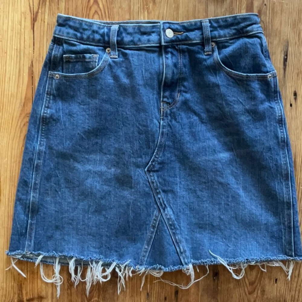 Old Navy Denim Blue Jean Skirt, Dark Wash, Frayed Raw Hem. 6